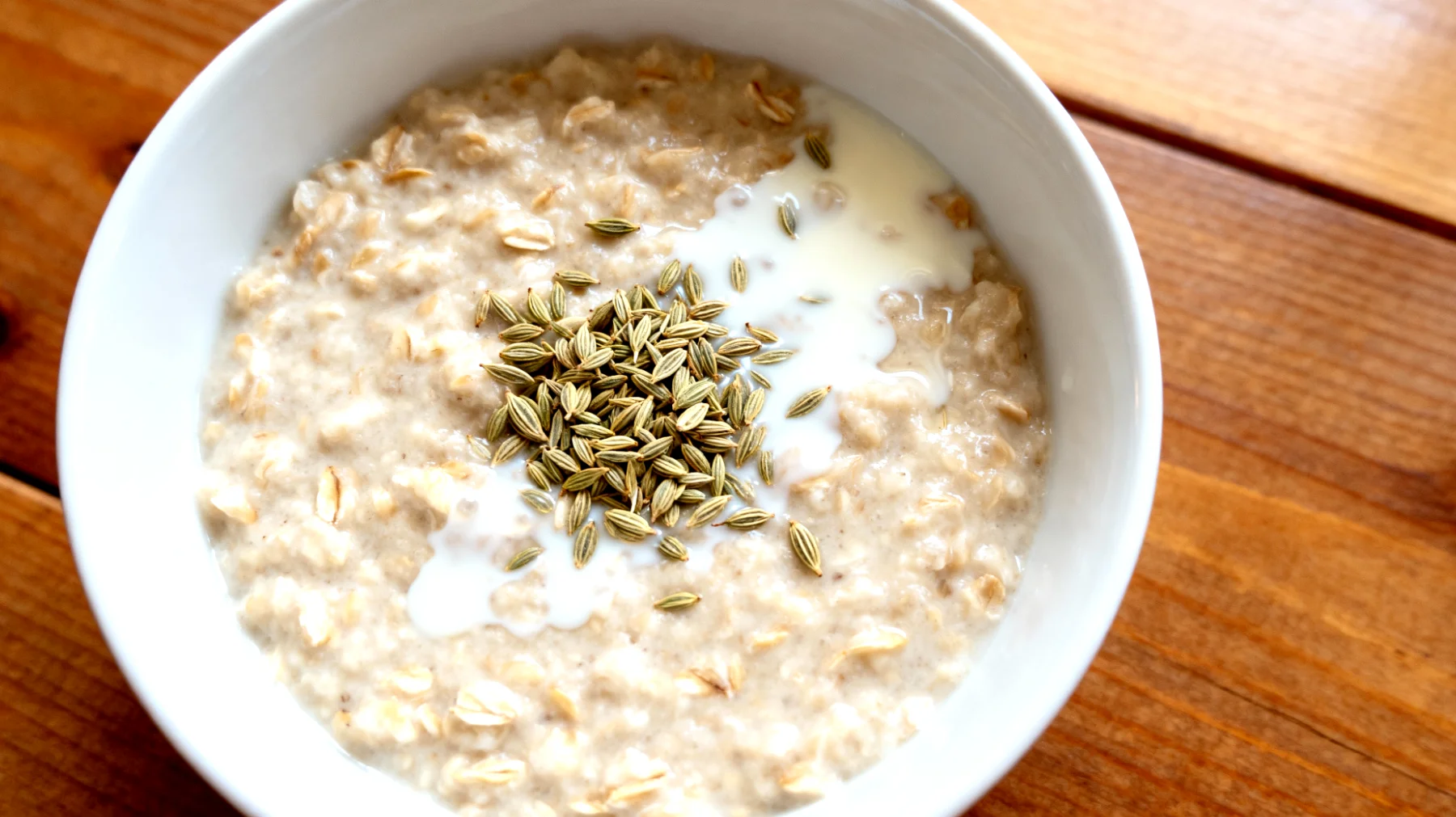 Porridge di avena con semi di finocchio e kefir"